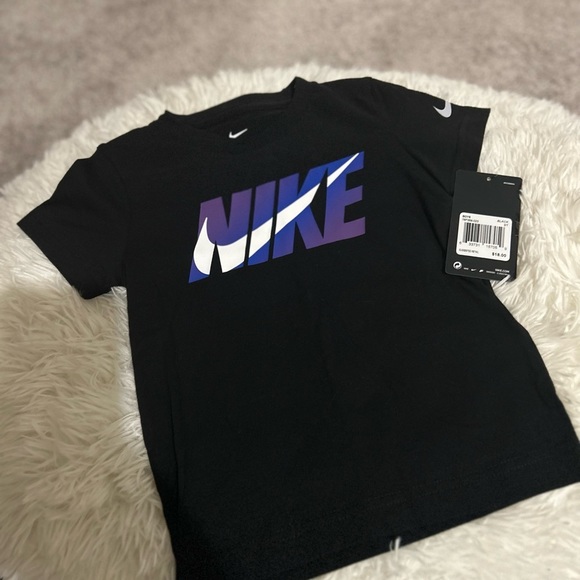 Nike Boys Black, Purple and Blue 2T and 3t - Picture 3 of 4